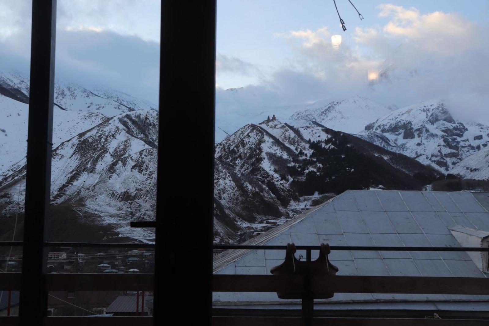 Guesthouse Relax In Kazbegi エクステリア 写真