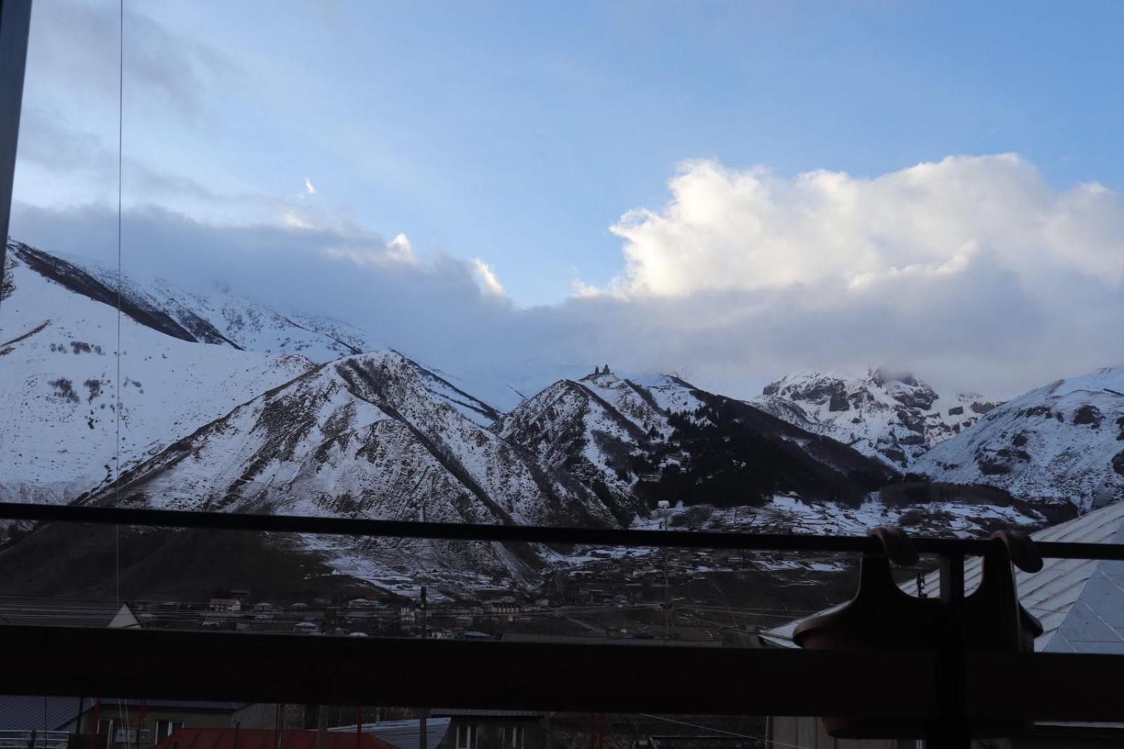 Guesthouse Relax In Kazbegi エクステリア 写真