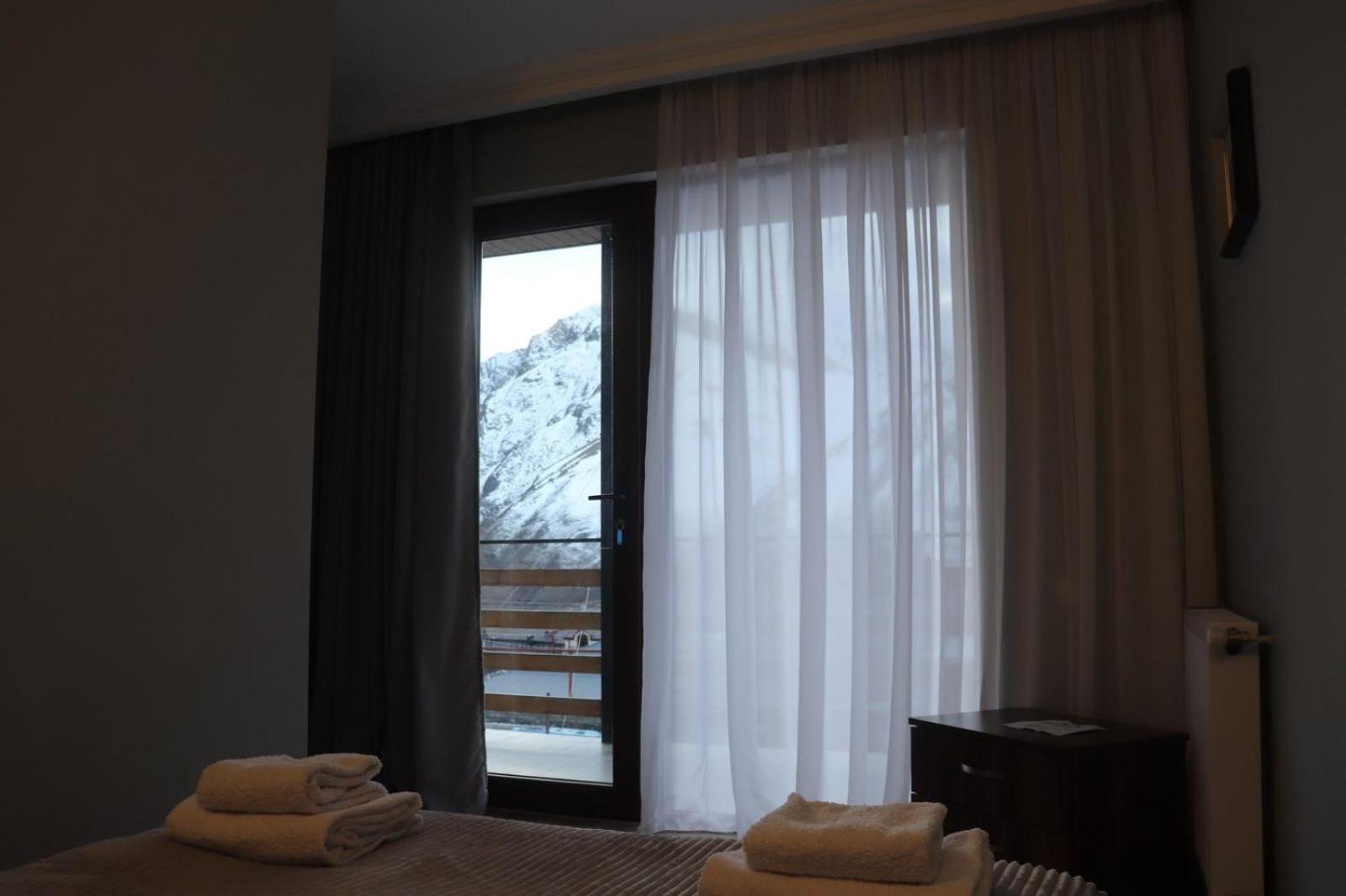 Guesthouse Relax In Kazbegi エクステリア 写真