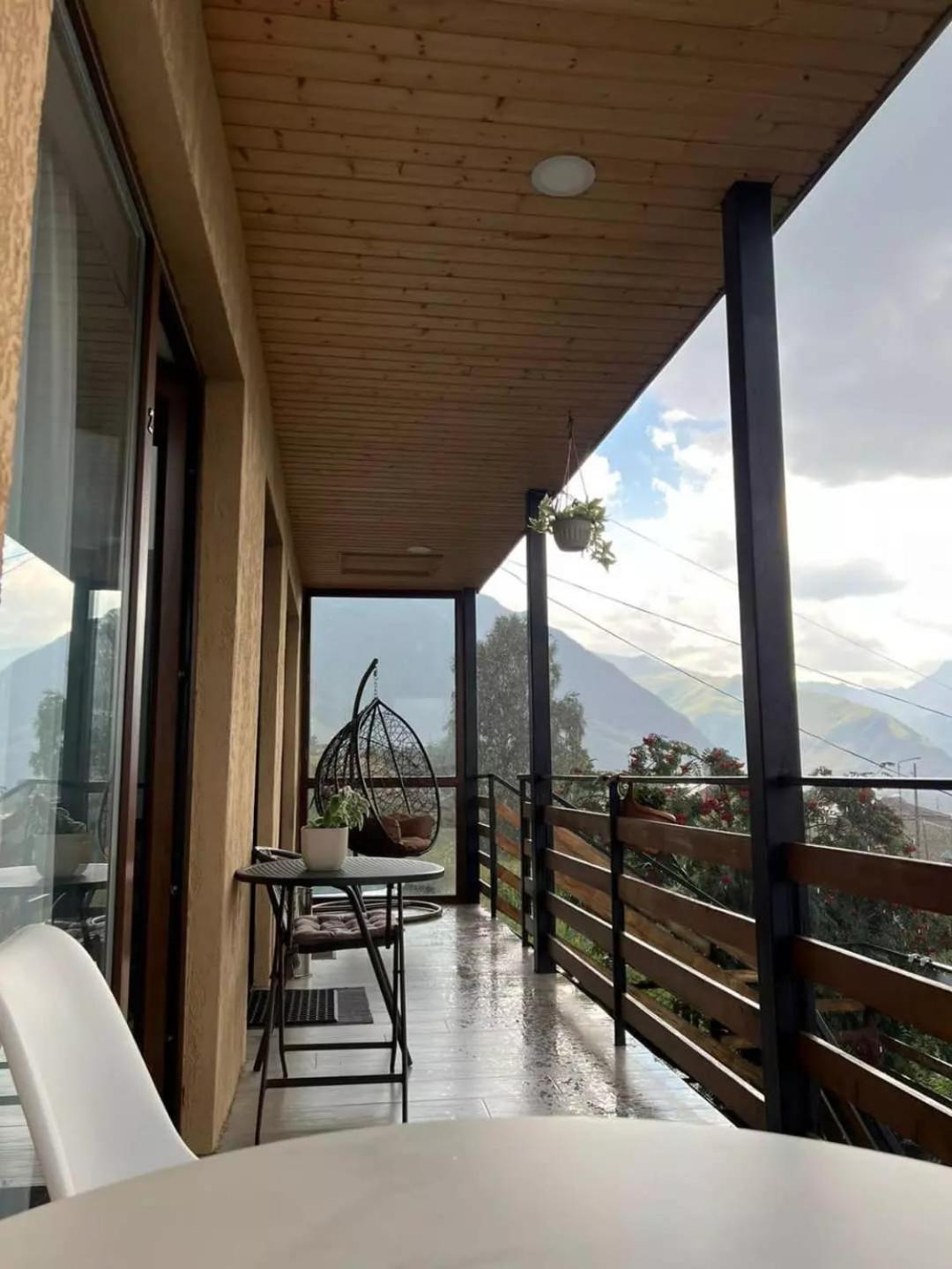 Guesthouse Relax In Kazbegi エクステリア 写真