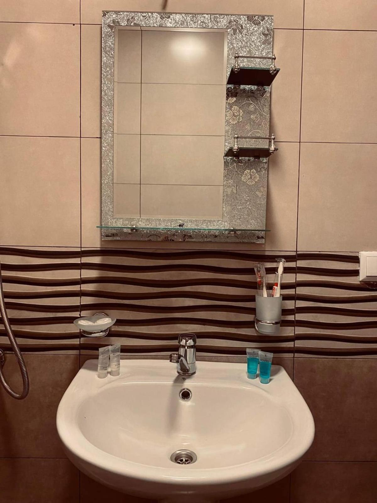Guesthouse Relax In Kazbegi エクステリア 写真